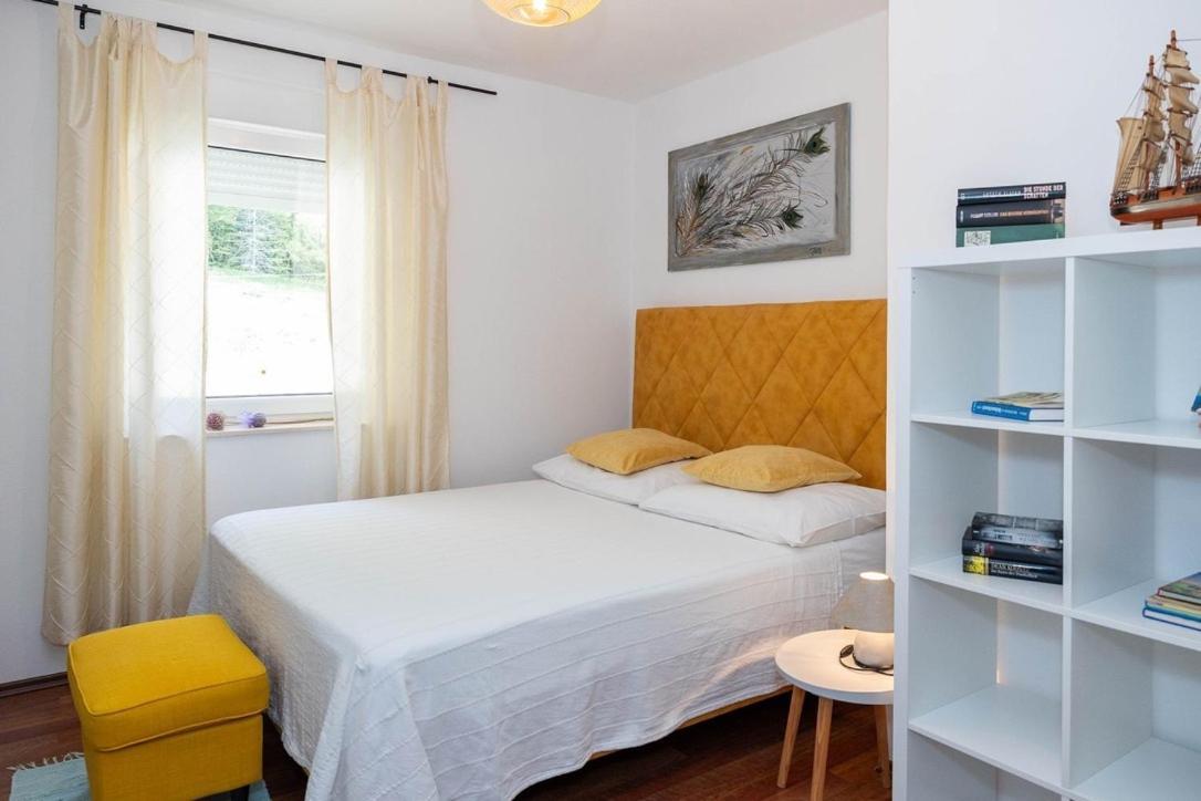 Emaris Apartment Tribalj  ภายนอก รูปภาพ