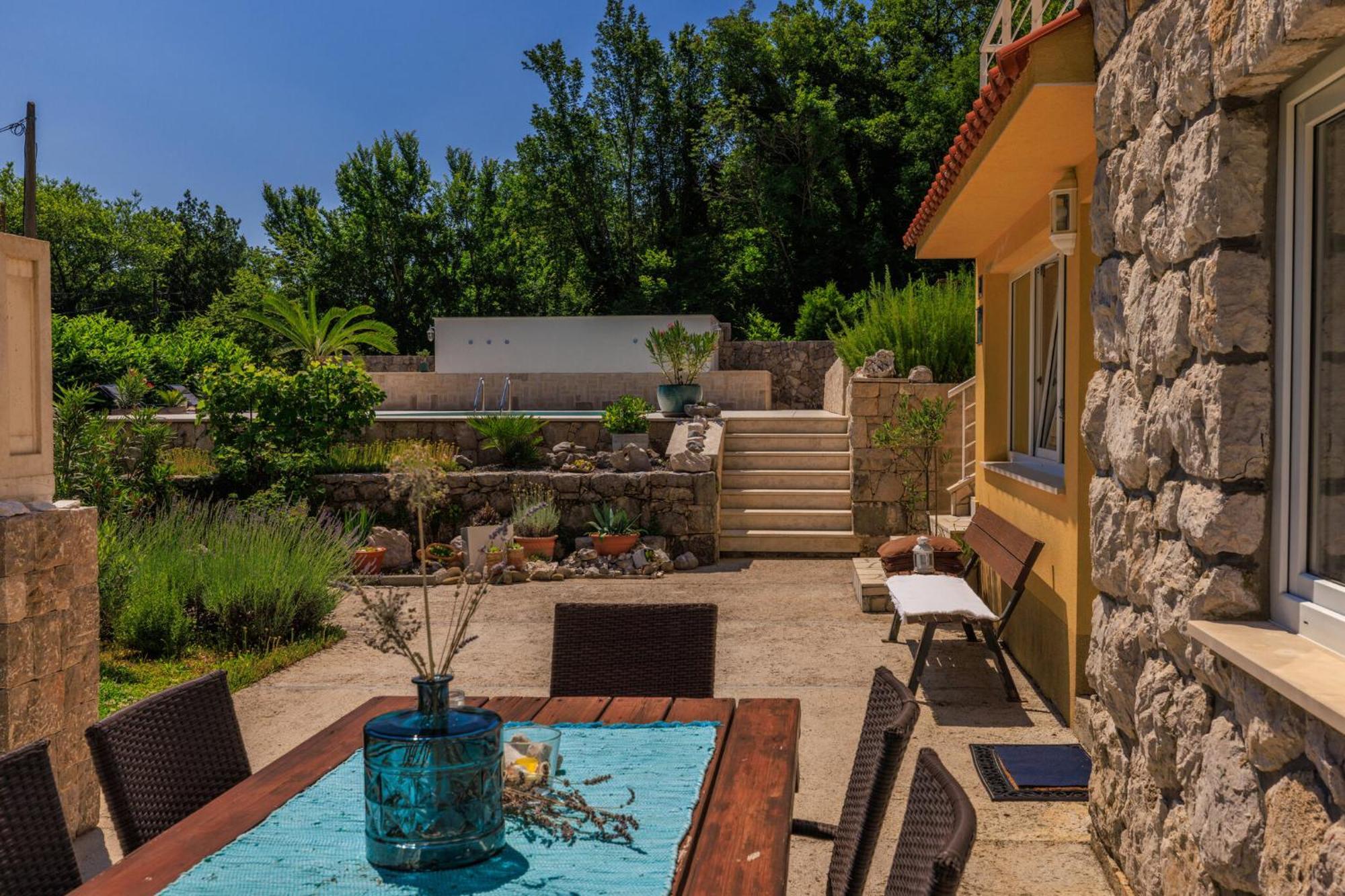 Emaris Apartment Tribalj  ภายนอก รูปภาพ