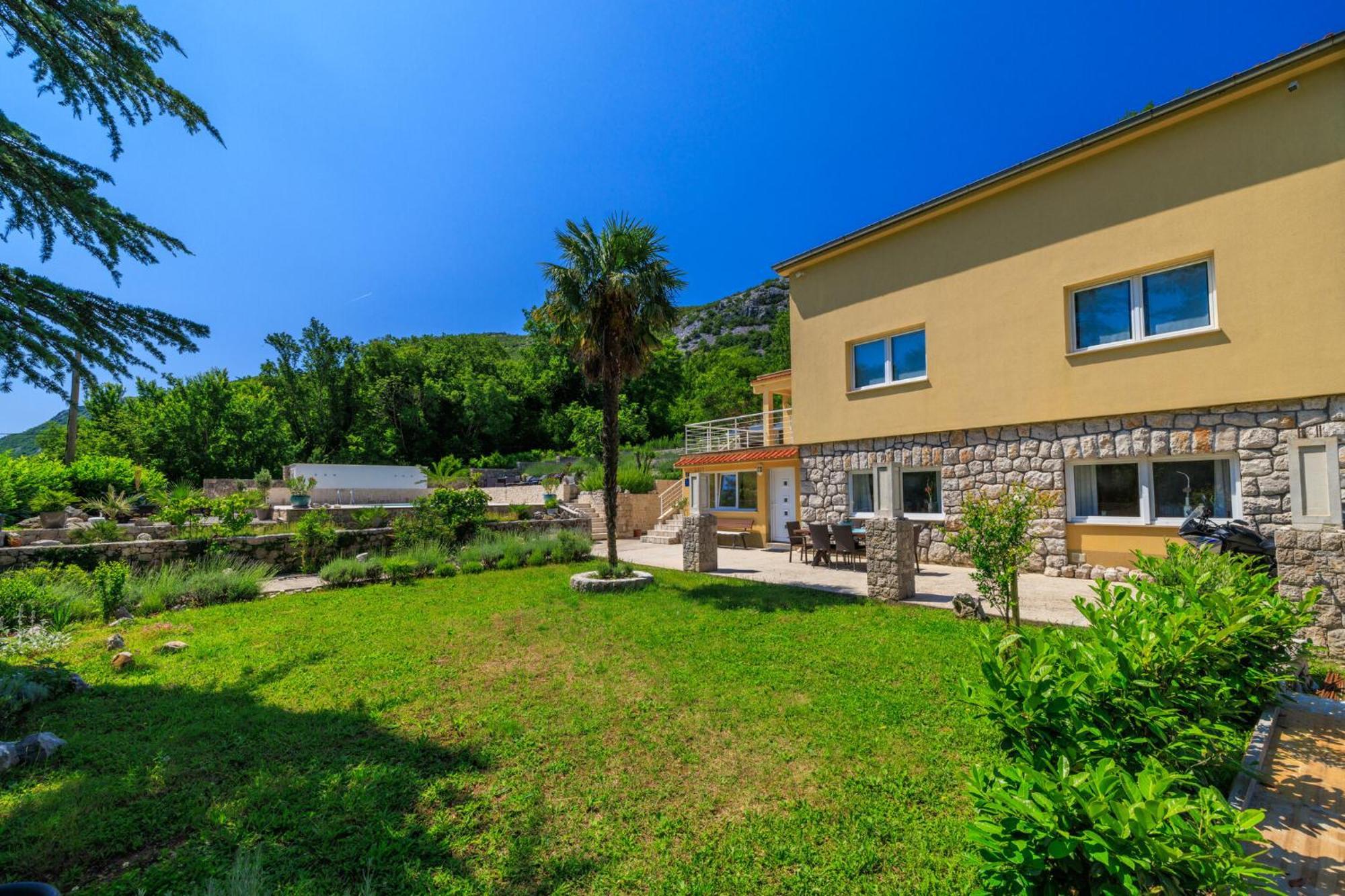 Emaris Apartment Tribalj  ภายนอก รูปภาพ
